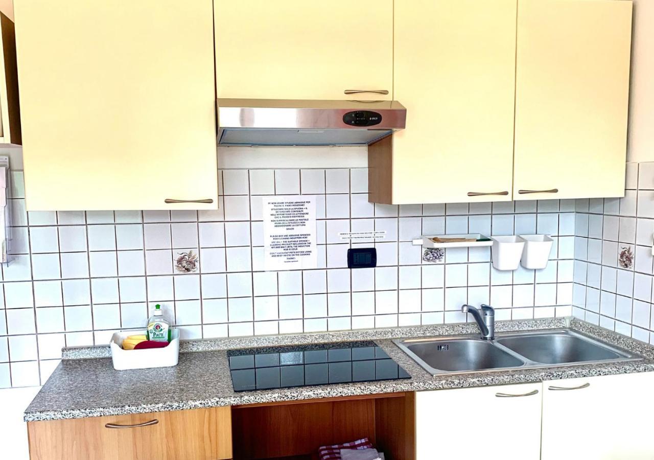 Gardalakeapartment A Сирмионе Екстериор снимка