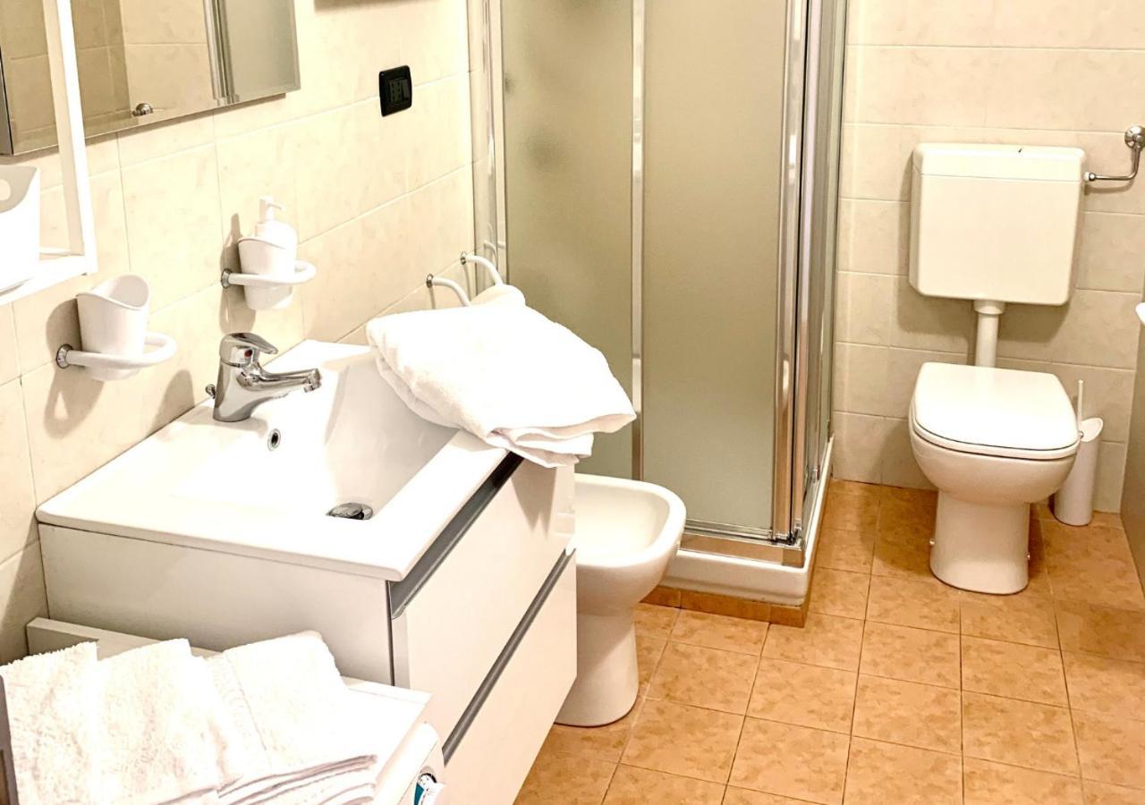 Gardalakeapartment A Сирмионе Екстериор снимка
