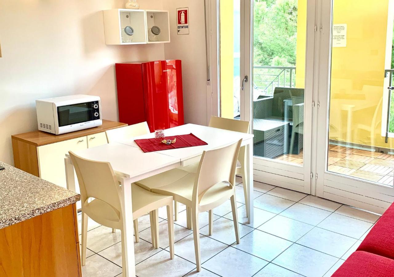 Gardalakeapartment A Сирмионе Екстериор снимка
