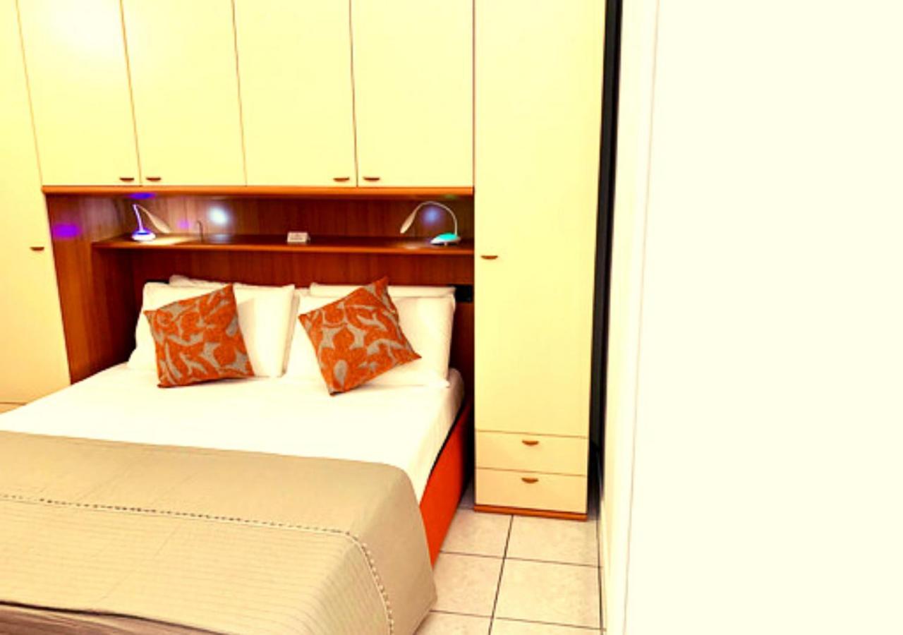 Gardalakeapartment A Сирмионе Екстериор снимка